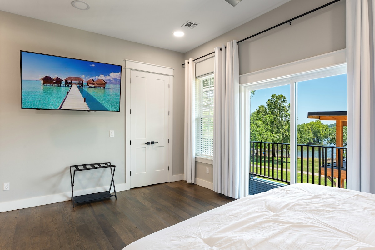 The Grove Estate photo