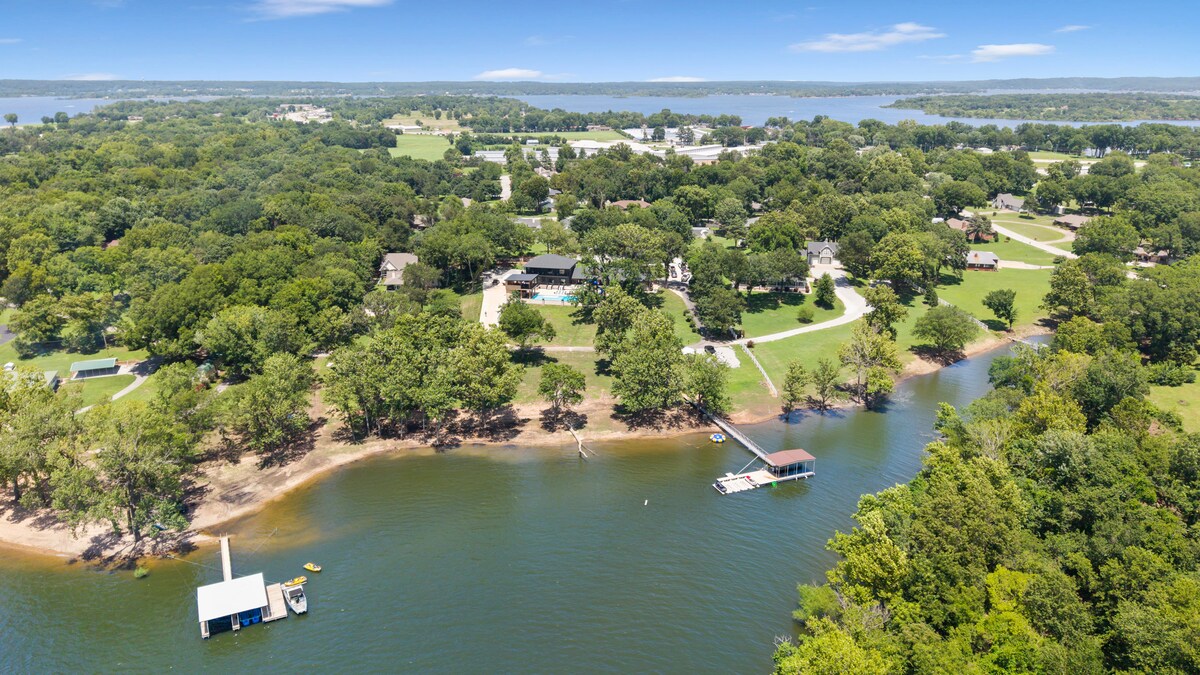 The Grove Estate photo